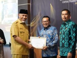 Tanah Datar Tabur Prestasi Terima 2 Penghargaan Sekaligus, Bupati Eka Putra Sampaikan Terimakasih