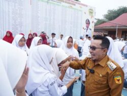 Bertindak Sebagai Inspektur Upacara, Bupati Eka Putra Harapkan Siswa Mampu Bentengi Diri Dengan Iman Dan Akhlak