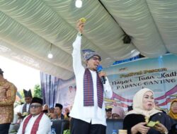 Bupati Eka Putra Buka Festival Pesona Nagari Tuan Kadi Diawali Makan Lopek Baisi Secara Serentak