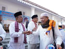Bupati Eka Putra Sambut Kepulangan Jamaah Haji