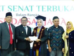 Hadiri Wisuda Sarjana Angkatan III STES Manna Wa Salwa, Bupati Eka Putra : Gali Terus Potensi Diri Untuk Mengimbangi Dunia Kerja Saat Ini