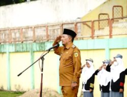 Bertindak Sebagai Pembina Upacara, Bupati Eka Putra Beri Motivasi Siswa