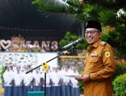 Bertindak Sebagai Irup SMAN 3 Batusangkar, Bupati Eka Putra : Budaya Disiplin Membentuk Karakter Kuat