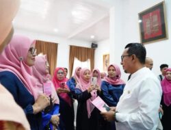 Giat Menulis dan Literasi, Bupati Eka Putra Lantik Pengurus IGPPL