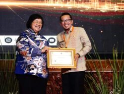 Bupati Eka Putra Terima Penghargaan Dari Menteri LH