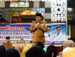 Pembinaan KPM PKH, Bupati Eka Putra Sampaikan Hafizh Quran 30 Juz Kuliah Gratis Di Kedokteran