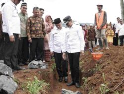 Gubernur Dan Bupati Letakkan Batu Pertama Kelanjutan Pembangunan SMK Kesehatan Negeri Akabiluru