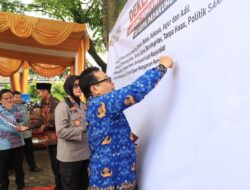Deklarasi Pemilu Damai, PJ Wali Kota Resmikan Kampung Pengawasan Pemilu