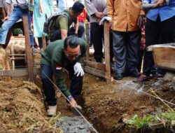 Letakkan Batu Pertama, Bupati Eka Putra Apresiasi BAZNAS Telah Salurkan Bantuan RTLH