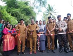 Didampingi Ketua TPPKK Tanah Datar, Bupati Eka Putra Resmikan Jalan Jorong Bangko