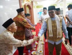 Subuh Berjamaah di Mushalla Baitul Arifin, Bupati Eka Putra : Terus Motivasi Generasi Muda Ramaikan Mushalla dan Masjid