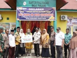 Deklarasi ODF di Balai Panjang, Bupati Safaruddin Ajak Seluruh Stakeholder Fokus Wujudkan Sanitasi Layak Bagi Masyarakat