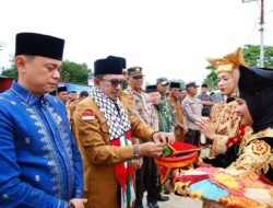 Hadiri Peletakkan Batu Pertama Pembangunan Masjid Nurul Iman, Bupati Eka Putra Apresiasi Donatur Dan Masyarakat