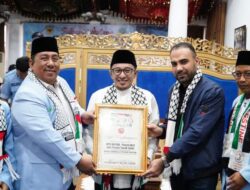 Terima Penghargaan dari DPP BKPRMI, Bupati Eka Putra : Ini Milik Masyarakat
