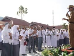 Pimpin Upacara, Bupati Safaruddin Hadirkan Dukcapil Goes To School Di SMA 2 Harau