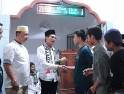 Meski Hujan, Masyarakat Siamang Bunyi Tetap Semangat Sambut TSR 1 Pemkab Lima Puluh Kota