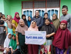 Bupati Eka Putra Serahkan Santunan BPJS Ketenagakerjaan Kepada Ahli Waris Almarhum Jhon Fitri