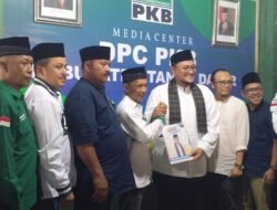 Serahkan Formulir pendaftaran, Richie Aprian Harapkan Di Usung PKB