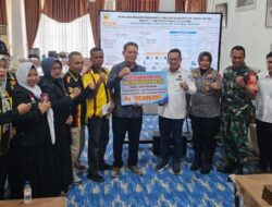Walaupun Sudah Lama Berlalu, Tak Surutkan Niat Perantau IKTD&nbsp; Batam Serahkan Bantuan Banjir Bandang Tanah Datar