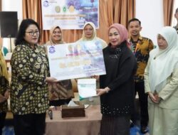 Dharmayukti Karini dan BPHPI Gandeng TPPKK Salurkan Bantuan Galodo Tanah Datar