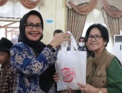 Salurkan Bantuan Anak Yatim, Ketua TP-PKK Kota Payakumbuh Sambut Rombongan Indo Jalito Peduli