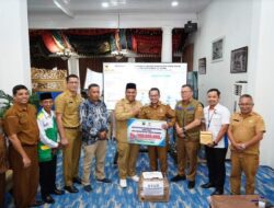 Bupati Suhatri Bur  Serahkan Bantuan Bencana Banjir Bandang, Bupati Eka Putra Ucapkan Terimakasih