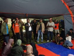 Pastikan Kebutuhan Para Pengungsi, Bupati Eka Putra Kunjungi Posko Pengungsian dan Dengarkan Curhatan Pengungsi