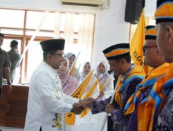 Lepas Resmi JCH Tanah Datar, Bupati Eka Putra : Semoga Mendapat Haji yang Mabrur dan Do’akan Kampung Halaman