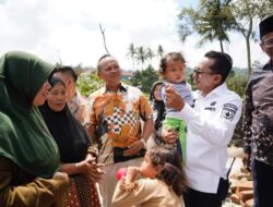 Pastikan Kondisi Masyarakat Terdampak, Bupati Eka Putra Kunjungi Langsung Beberapa Titik Bencana di Kecamatan Batipuh dan X Koto