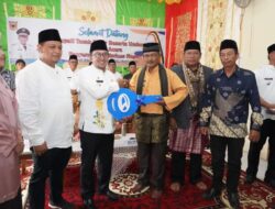 Peduli Layanan Kesehatan, Bupati Eka Putra Serahkan Ambulance untuk Nagari Jaho