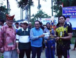 Serahkan Tropi Pemenang, Bupati Eka Putra Tutup Resmi Volly Ball ADR Ke II
