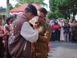 Sekretaris Daerah Kota Payakumbuh Rida Ananda melepas kontingen Kwartir Cabang 0314 Gerakan Pramuka Kota Payakumbuh
