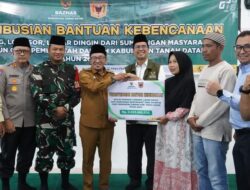 Bupati Eka Putra Serahkan Bantuan Lahar Dingin dan Tanah Longsor Melalui Baznaz Tanah Datar