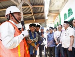 Bupati Eka Putra Letakkan Batu Pertama Pembangunan Masjid Muslimin Lubuak Jantan