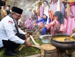 Festival Pesona Seribu Dulang Gulai Baluik Pucuak Palangeh Meriahkan SNSE di Nagari Balimbiang
