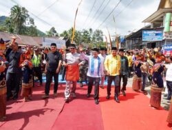 Mambangkik Batang Tarandam, Festival Pesona Barulak Resmi di Buka Bupati Eka Putra