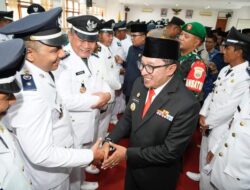 Kukuhkan Perpanjangan Masa Jabatan 75 Wali Nagari dan BPRN, Bupati Eka Putra Ucapkan Selamat