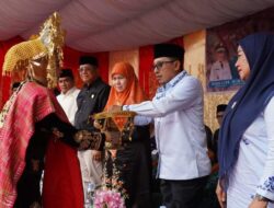 Bupati Eka Putra Buka SNSE Nagari Situmbuak, Sulaman Kapalo Samek Ramaikan Event