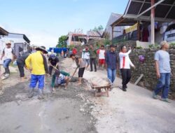 Tanggapi Keluhan Warga, Bupati Eka Putra Kunjungi Pelaksanaan Goro dan Berikan Bantuan