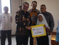 Penjabat (Pj) Wali Kota Payakumbuh SuprayitnoSerahkan CSR Bank Nagari Kota Payakumbuh Kepada 197 Penerima Manfaat