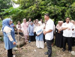 Perkuat Kelembagaan, Ketua TPPKK Ny.Lise Eka Putra Lakukan Pembinaan Dasawisma Gelatik 9