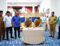 Bupati Tanah Datar Eka Putra bersama Walikota Pekanbaru Agung Nugroho Tandatangani Kesepakatan Bersama