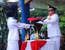 Upacara Penurunan Bendera Berjalan Lancar, Bupati Eka Putra Ucapkan Terima Kasih