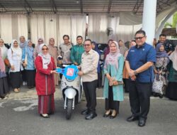 Bupati Eka Putra Serahkan 23 Unit Kendaraan Roda Dua Untuk Operasional Puskesmas
