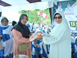 Erlindawati Hadiri Acara BKMT Sumatra Barat Di GOR M.Yamin Kubu Gadang