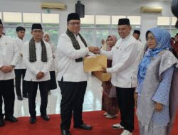 Wabup Ahmad Fadly Serahkan SK Bupati kepada 133 Kepala Sekolah TK, SD dan SMP di Kabupaten Tanah Datar