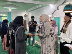GOW Kabupaten Tanah Datar Berpartisipasi Dalam Penyerahan Zakat Konsumtif Bersama BAZNAS Sumbar dan BKOW Sumbar