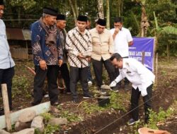 Bupati Eka Putra Hadiri Peletakan Batu Pertama Pembangunan RUmah Tak Layak Huni
