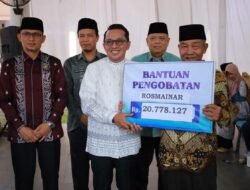 Implementasi Program Merdeka Berobat, Bupati Eka Putra Serahkan Bantuan Pengobatan Kepada 47 Penerima Manfaat