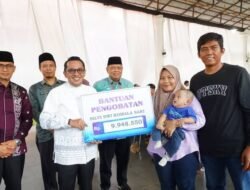 Cairkan Bansos, Bupati Serahkan Rp 245,2 Juta 47 Pasien Rumah Sakt